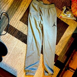 Hasn’t been worn accidentally took off tags.